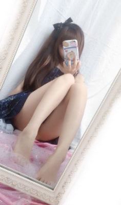 不穿内衣的瑜伽教练